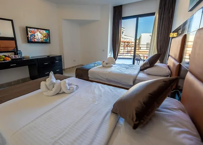 Hotel La Rosa Waves And Aqua Park