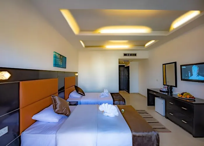 La Rosa Waves And Aqua Park Hotel 4*