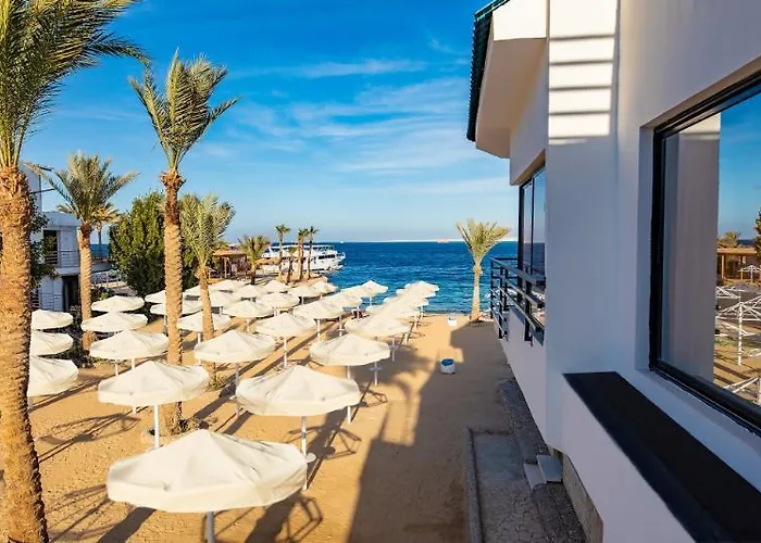 La Rosa Waves And Aqua Park Hotel