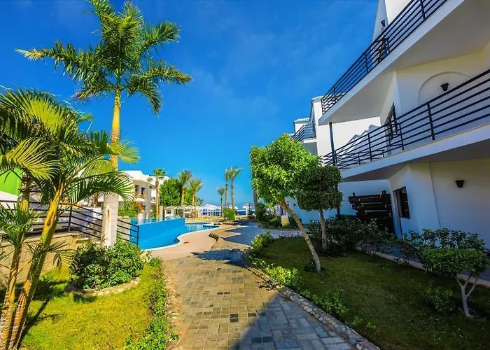 La Rosa Waves And Aqua Park Hotel