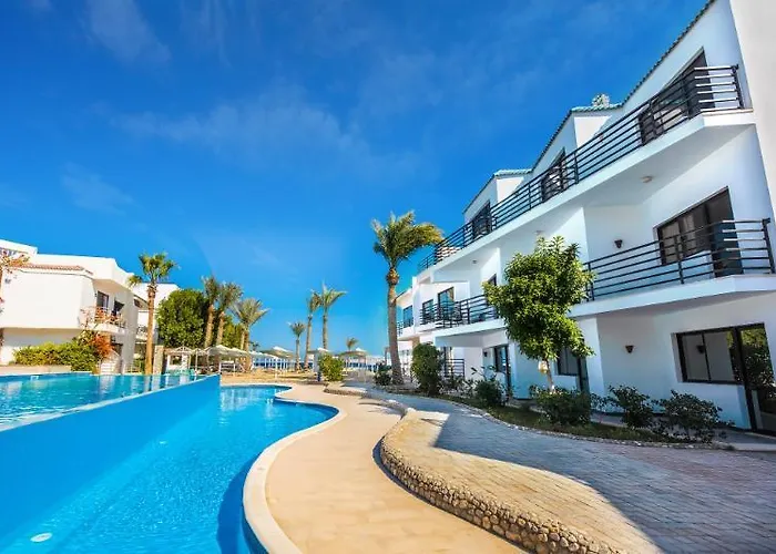 Hotel La Rosa Waves And Aqua Park 4*