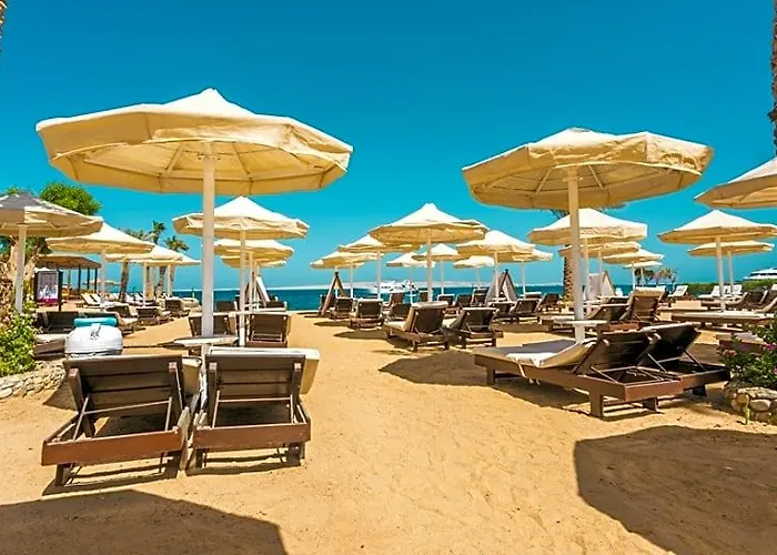 La Rosa Waves And Aqua Park Hotel