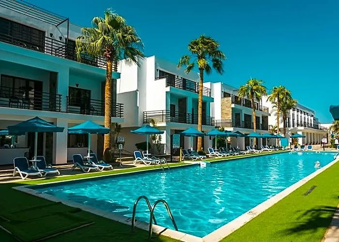 La Rosa Waves And Aqua Park 4*